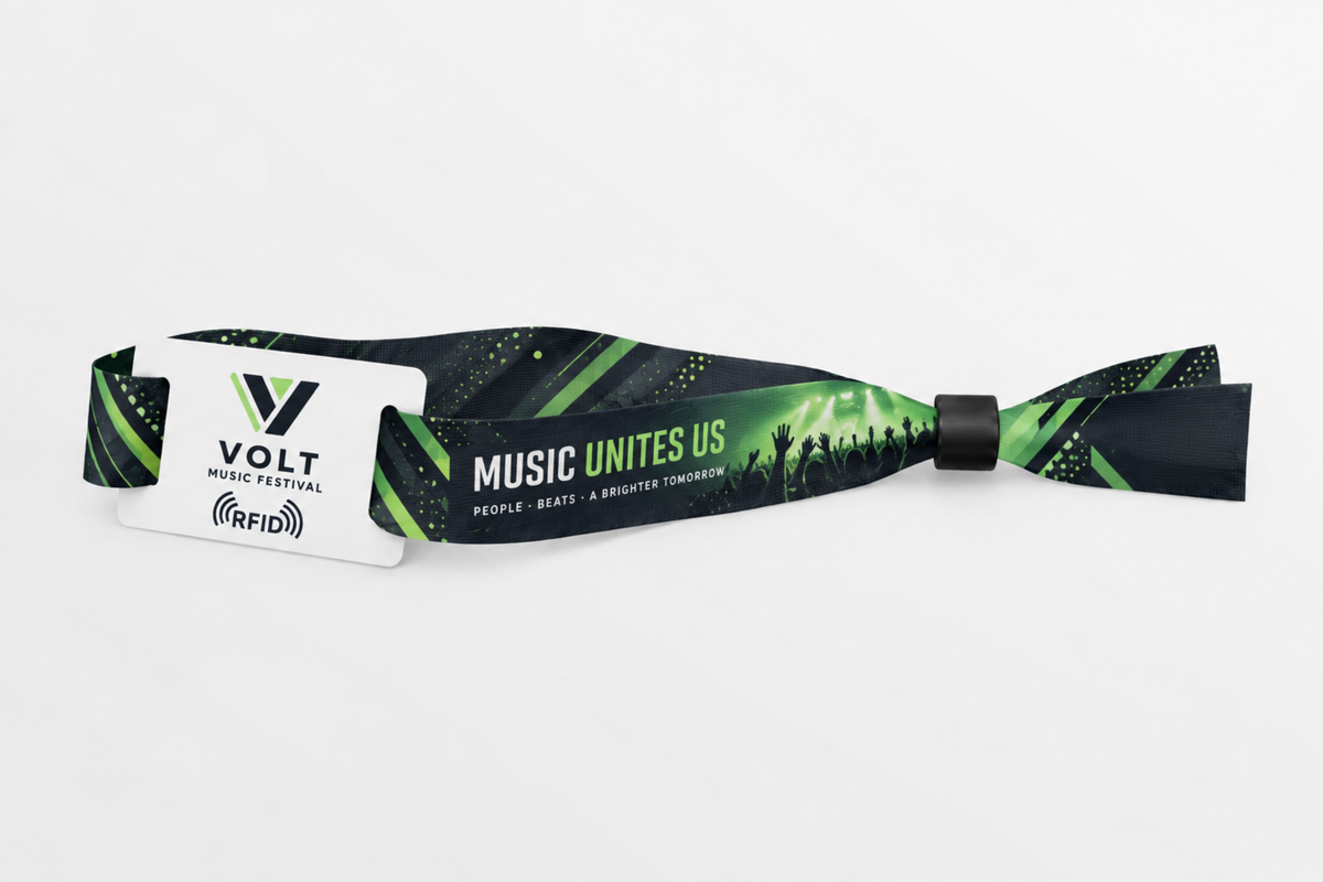 Pulsera de tela rPET RFID con estampado verde oscuro de festival de música
