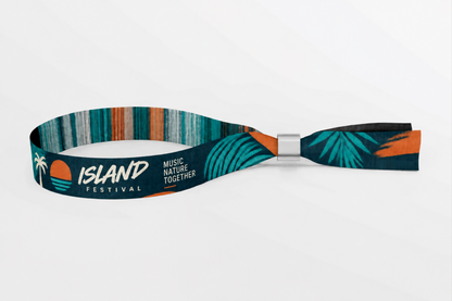 Pulsera tejida verde azulado oscuro con diseño de festival en isla tropical