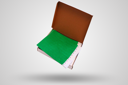 Una foto de la caixa de 1000 polseres de paper - Material llis de JM Band®. Compreu polseres de paper en verd fosc aquí.