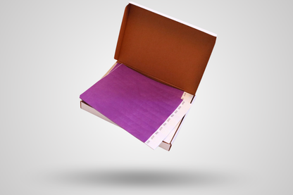 Una foto de la caixa de 1000 polseres de paper - Material llis de JM Band®. Compreu polseres de paper de color porpra aquí.
