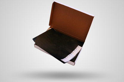 Una foto de la caixa de 1000 polseres de paper - Material llis de JM Band®. Compreu polseres de paper en negre aquí.